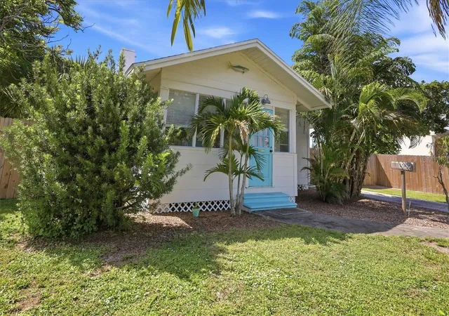 Photo 1 of Single family home for sale at 1309 13th Avenue W, Bradenton, FL 34205 | MLS# A4706066 | Listing updated on 2026-09-21