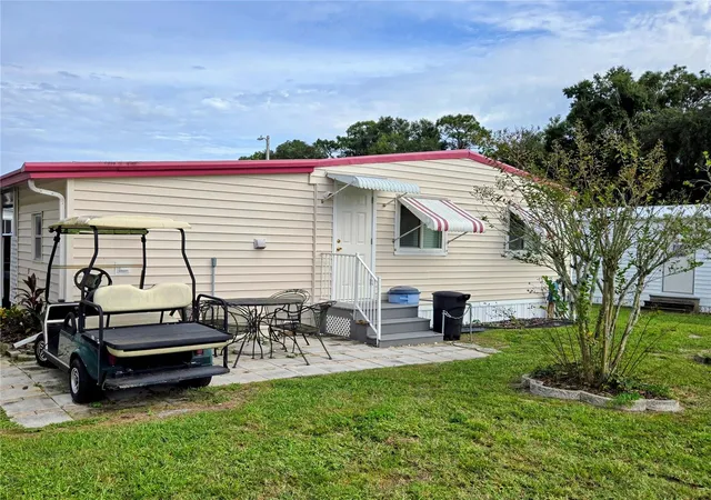 Photo 4 of Manufactured home for sale at 6245 Quality Ln, Zephyrhills, FL 33542 | MLS# TB8548579 | Listing updated on 2026-10-01