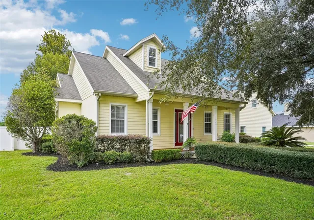 Photo 3 of Single family home for sale at 10540 Se 42nd Terrace, Belleview, FL 34420 | MLS# G5117794 | Listing updated on 2026-09-25