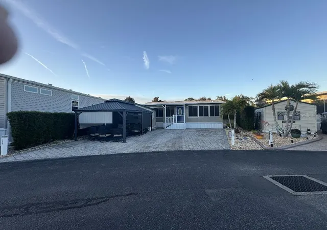 Photo 3 of Manufactured home for sale at 16736 Sunshine Ave, Clermont, FL 34714 | MLS# TB8548588 | Listing updated on 2026-09-17