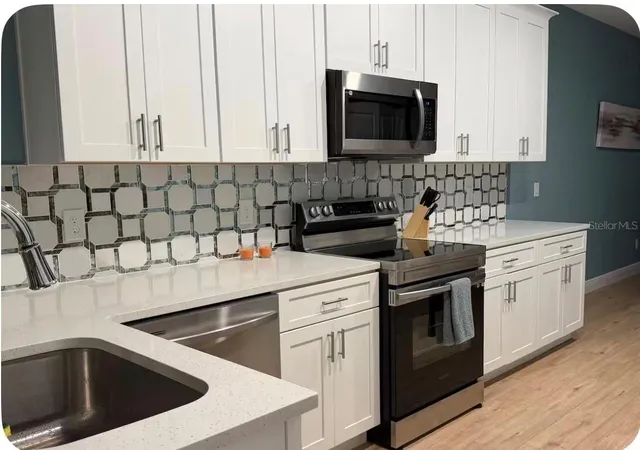 Photo 3 of Single family home for sale at 2005 Guava Dr, Edgewater, FL 32141 | MLS# R4911995 | Listing updated on 2026-09-16
