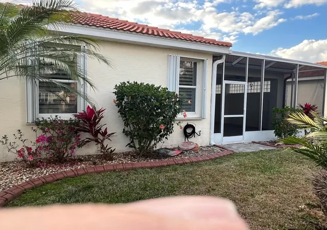 Photo 2 of Single family home for sale at 4398 Summertree Rd, Venice, FL 34293 | MLS# A4706070 | Listing updated on 2026-09-24