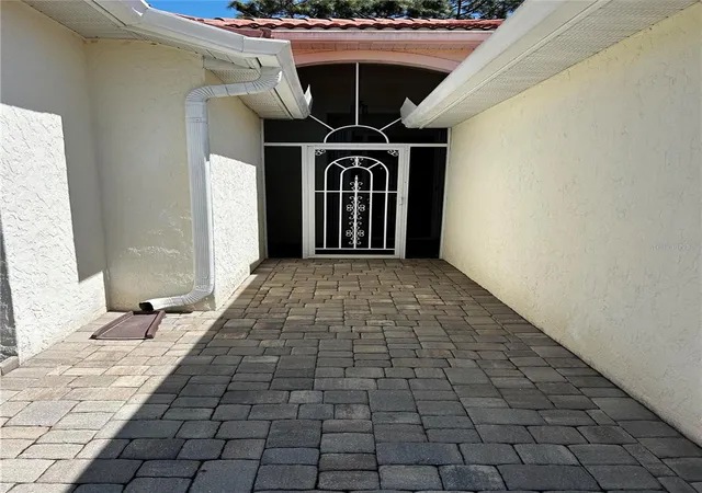 Photo 4 of Single family home for sale at 4398 Summertree Rd, Venice, FL 34293 | MLS# A4706070 | Listing updated on 2026-09-24