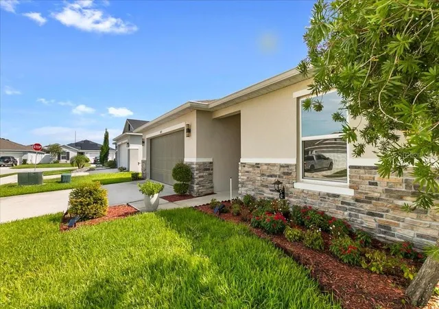 Photo 3 of Single family home for sale at 1409 Mattie Pointe Ln, Auburndale, FL 33823 | MLS# S5157564 | Listing updated on 2026-09-18