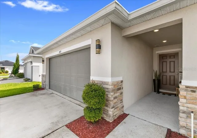 Photo 3 of Single family home for sale at 1409 Mattie Pointe Ln, Auburndale, FL 33823 | MLS# S5157564 | Listing updated on 2026-09-18