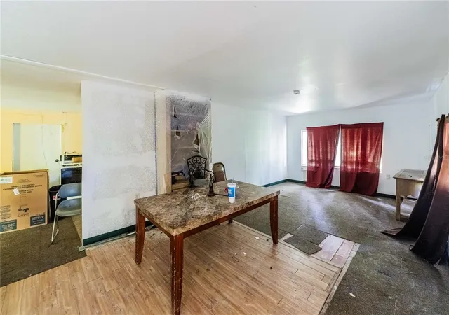 Photo 4 of Manufactured home for sale at 3312 Lynn Dr, Lakeland, FL 33805 | MLS# TB8548600 | Listing updated on 2026-10-02