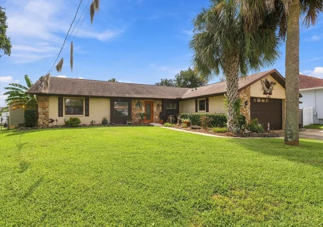 Photo 1 of Sale Pending at 9150 W Harbor Isle Ct, Crystal River, FL 34429 | MLS# TB8548614 | Listing updated on 2026-09-28