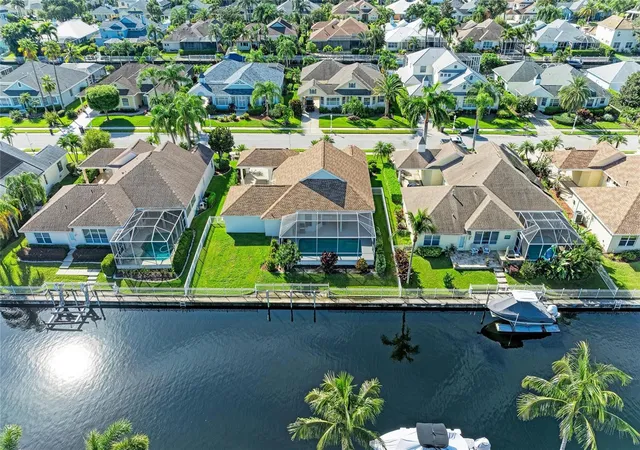 Photo 1 of Single family home for sale at 4727 Compass Dr, Bradenton, FL 34208 | MLS# A4706076 | Listing updated on 2026-09-17