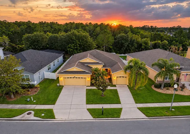 Photo 3 of Single family home for sale at 2336 Crosston Cir, Orlando, FL 32824 | MLS# O6441794 | Listing updated on 2026-10-06