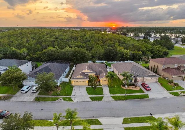 Photo 4 of Single family home for sale at 2336 Crosston Cir, Orlando, FL 32824 | MLS# O6441794 | Listing updated on 2026-10-06