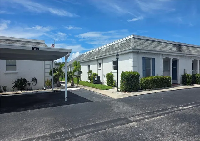 Photo 2 of Condo for sale at 9711 Santa Maria Ct #9711, Bradenton, FL 34210 | MLS# A4706078 | Listing updated on 2026-10-09