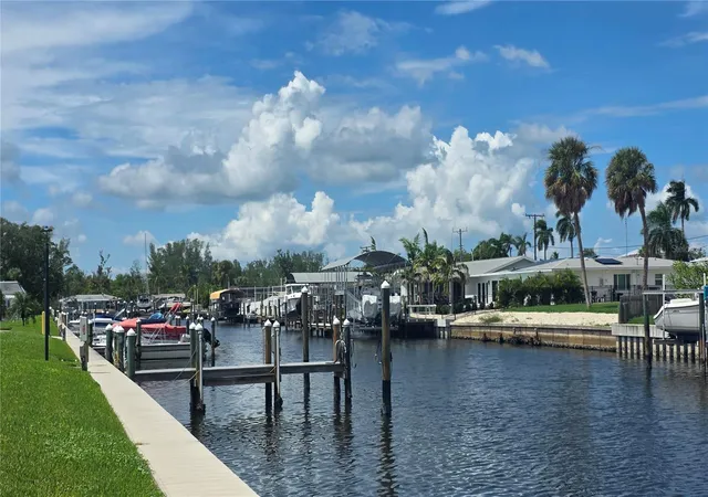 Listing Photo 5 - Condo for sale in building located at 9711 Santa Maria Ct, BRADENTON, FL 34210 - Unit #9711