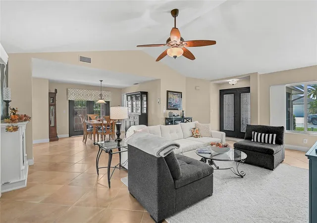 Photo 4 of Single family home for sale at 3216 Meadow Run Dr, Venice, FL 34293 | MLS# N6145766 | Listing updated on 2026-09-28