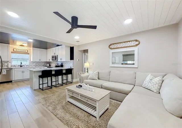 Photo 3 of Multi family home for sale at 236 Emory Pl, Orlando, FL 32804 | MLS# V4951284 | Listing updated on 2026-09-15