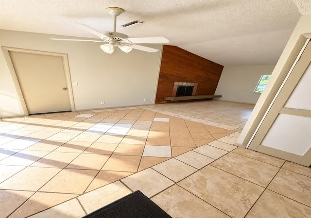 Photo 3 of Single family home for sale at 2518 NE 21st Terrace, Ocala, FL 34470 | MLS# OM732277 | Listing updated on 2026-09-23