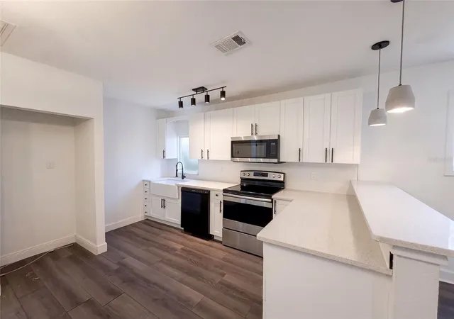 Photo 2 of Single family home for sale at 212 W Hiawatha St, Tampa, FL 33604 | MLS# O6441807 | Listing updated on 2026-09-15