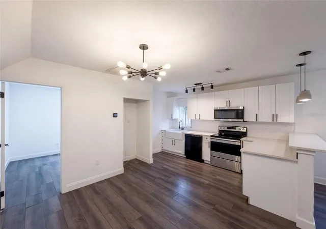 Photo 3 of Single family home for sale at 212 W Hiawatha St, Tampa, FL 33604 | MLS# O6441807 | Listing updated on 2026-10-08