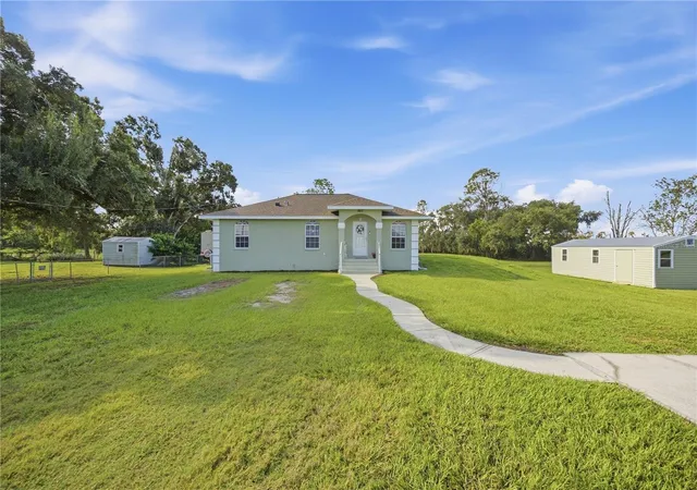 Photo 3 of Single family home for sale at 1017 77th Street E, Palmetto, FL 34221 | MLS# A4706087 | Listing updated on 2026-10-03