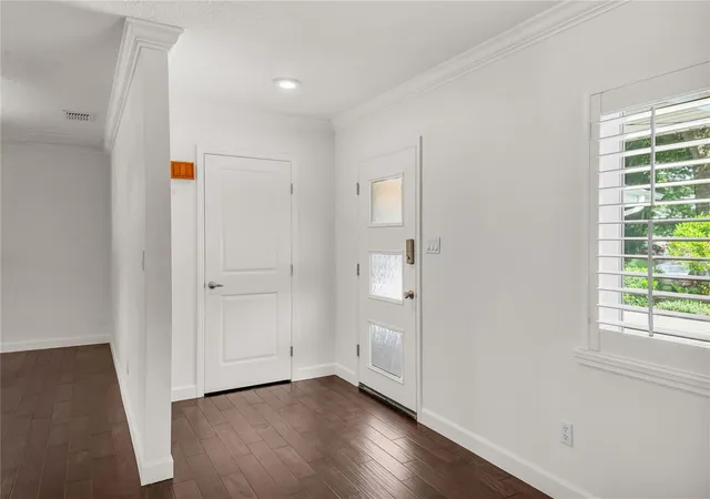 Photo 3 of Single family home for sale at 14 Hopkins Cir, Orlando, FL 32804 | MLS# O6441811 | Listing updated on 2026-09-18