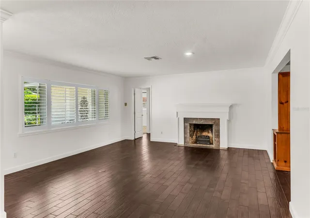 Photo 3 of Single family home for sale at 14 Hopkins Cir, Orlando, FL 32804 | MLS# O6441811 | Listing updated on 2026-09-18