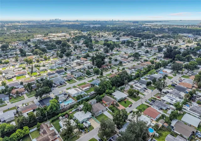 Photo 1 of Single family home for sale at 4923 Cresthill Dr, Tampa, FL 33615 | MLS# TB8548640 | Listing updated on 2026-10-02