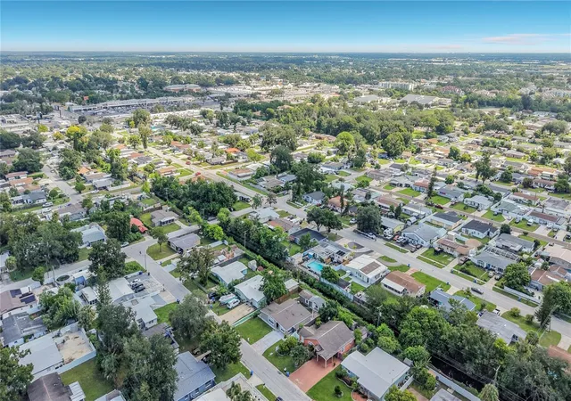 Photo 3 of Single family home for sale at 4923 Cresthill Dr, Tampa, FL 33615 | MLS# TB8548640 | Listing updated on 2026-10-02