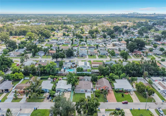 Photo 4 of Single family home for sale at 4923 Cresthill Dr, Tampa, FL 33615 | MLS# TB8548640 | Listing updated on 2026-10-02