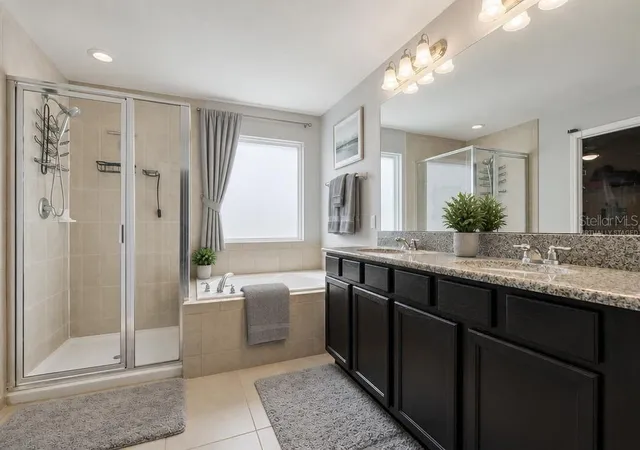 Photo 4 of Single family home for sale at 2518 Monticello Way, Kissimmee, FL 34741 | MLS# O6441814 | Listing updated on 2026-09-19