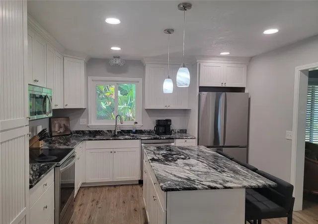 Photo 2 of Single family home for sale at 516 1st Avenue E, Bradenton, FL 34208 | MLS# A4706090 | Listing updated on 2026-09-17