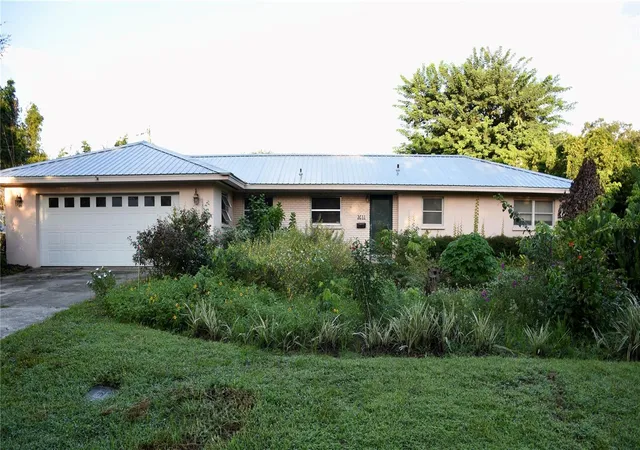 Photo 1 of Single family home for sale at 2611 Collins Ave, Lakeland, FL 33803 | MLS# L4965072 | Listing updated on 2026-10-02