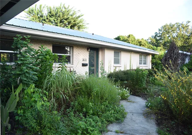 Photo 3 of Single family home for sale at 2611 Collins Ave, Lakeland, FL 33803 | MLS# L4965072 | Listing updated on 2026-10-02
