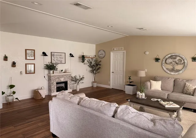 Photo 3 of Manufactured home for sale at 3192 Dew Ct, Kissimmee, FL 34744 | MLS# S5157577 | Listing updated on 2026-09-17