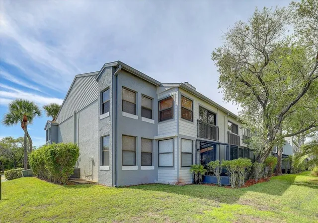 Listing Photo 4 - Condo for sale in building located at 1952 Laughing Gull Ln, Clearwater, FL 33762 - Unit #1426