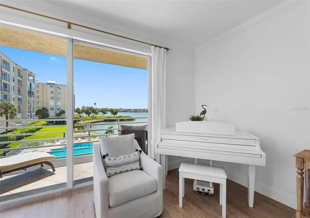 Listing Photo 5 - Condo for sale in building located at 7912 Sailboat Key Blvd S, SOUTH PASADENA, FL 33707 - Unit #201