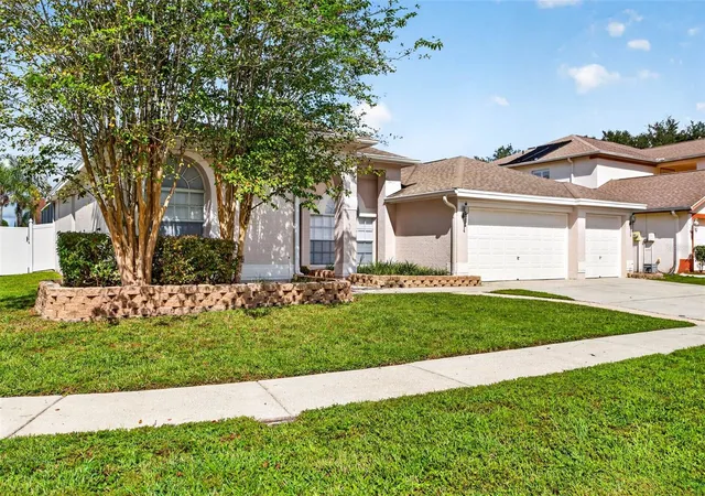 Photo 2 of Single family home for sale at 10007 Vista Pointe Dr, Tampa, FL 33635 | MLS# TB8548662 | Listing updated on 2026-09-25
