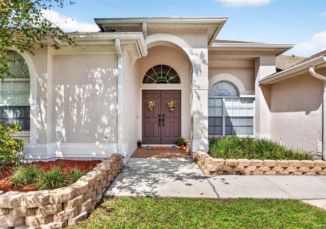 Photo 4 of Single family home for sale at 10007 Vista Pointe Dr, Tampa, FL 33635 | MLS# TB8548662 | Listing updated on 2026-09-25