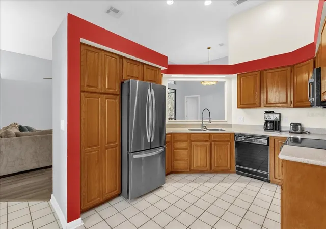 Photo 2 of Condo for sale at 1313 Lake Willisara Cir #1313, Orlando, FL 32806 | MLS# O6441832 | Listing updated on 2026-10-03