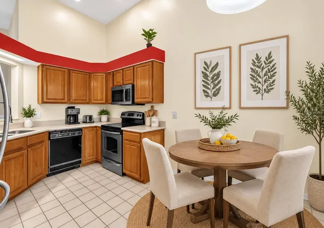 Photo 3 of Condo for sale at 1313 Lake Willisara Cir #1313, Orlando, FL 32806 | MLS# O6441832 | Listing updated on 2026-10-03