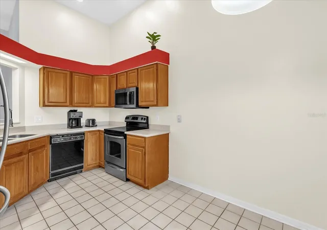 Photo 4 of Condo for sale at 1313 Lake Willisara Cir #1313, Orlando, FL 32806 | MLS# O6441832 | Listing updated on 2026-10-03