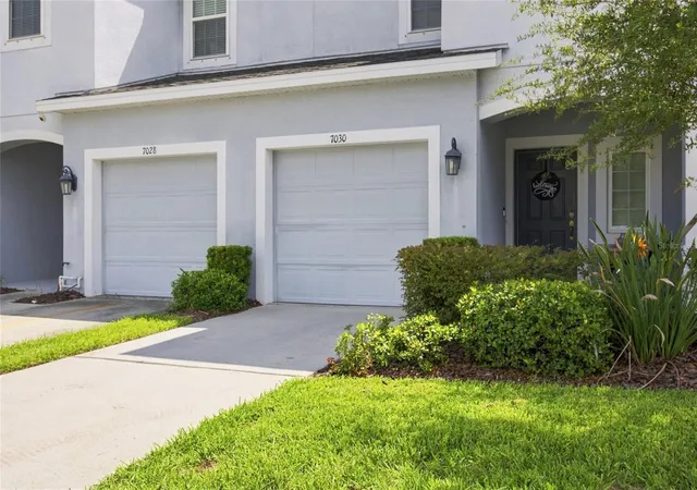 Photo 3 of Townhouse for sale at 7030 Summer Holly Pl, Riverview, FL 33578 | MLS# TB8548664 | Listing updated on 2026-10-05