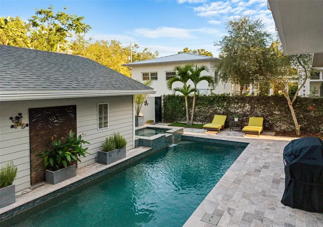Photo 3 of Single family home for sale at 828 S Rome Ave, Tampa, FL 33606 | MLS# TB8548666 | Listing updated on 2026-10-03