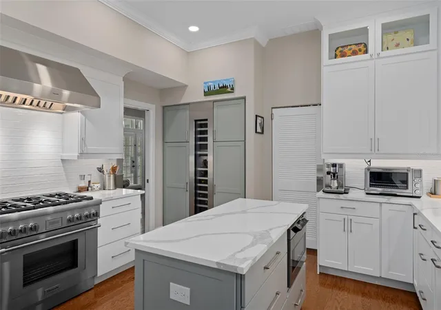 Photo 4 of Single family home for sale at 828 S Rome Ave, Tampa, FL 33606 | MLS# TB8548666 | Listing updated on 2026-10-03