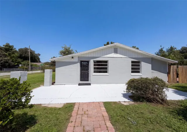 Single family home for sale at 2406 E Curtis St, TAMPA, FL 33610 | MLS# O6441837