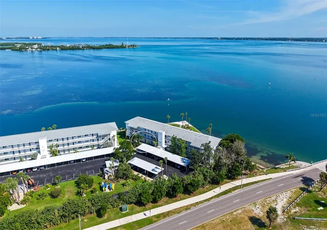 Photo 3 of Condo for sale at 777 John Ringling Blvd #2, Sarasota, FL 34236 | MLS# A4706097 | Listing updated on 2026-09-18