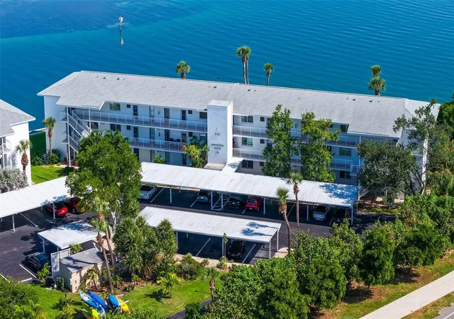 Photo 3 of Condo for sale at 777 John Ringling Blvd #2, Sarasota, FL 34236 | MLS# A4706097 | Listing updated on 2026-09-18