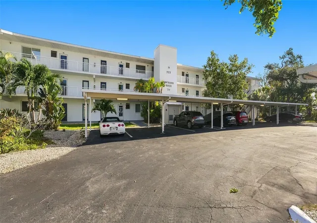 Photo 4 of Condo for sale at 777 John Ringling Blvd #2, Sarasota, FL 34236 | MLS# A4706097 | Listing updated on 2026-09-18