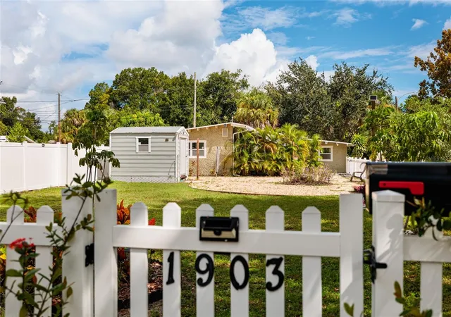Photo 1 of Single family home for sale at 1903 30th Avenue N, Saint Petersburg, FL 33713 | MLS# TB8548675 | Listing updated on 2026-10-20