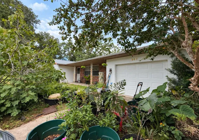 Photo 1 of Single family home for sale at 607 Ohio Blvd, Eustis, FL 32726 | MLS# G5117800 | Listing updated on 2026-09-17