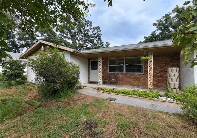 Photo 2 of Single family home for sale at 607 Ohio Blvd, Eustis, FL 32726 | MLS# G5117800 | Listing updated on 2026-09-17