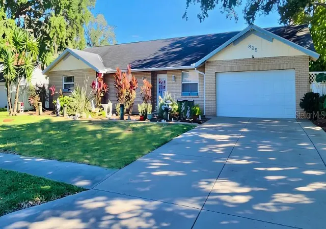 Photo 2 of Single family home for sale at 825 Carey Dr, South Daytona, FL 32119 | MLS# O6441851 | Listing updated on 2026-09-30